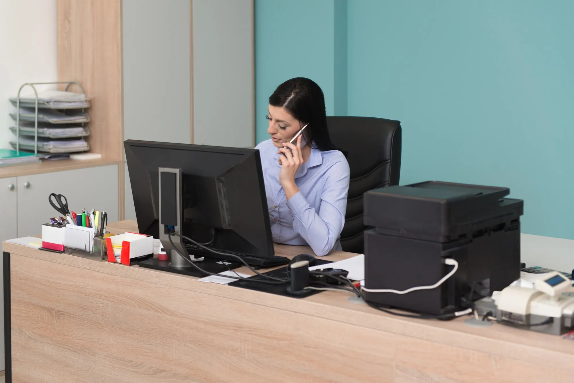 Telefonieren am eingerichteten Arbeitsplatz: Cloud-Telefonanlage, betreut vom IT-Partner
